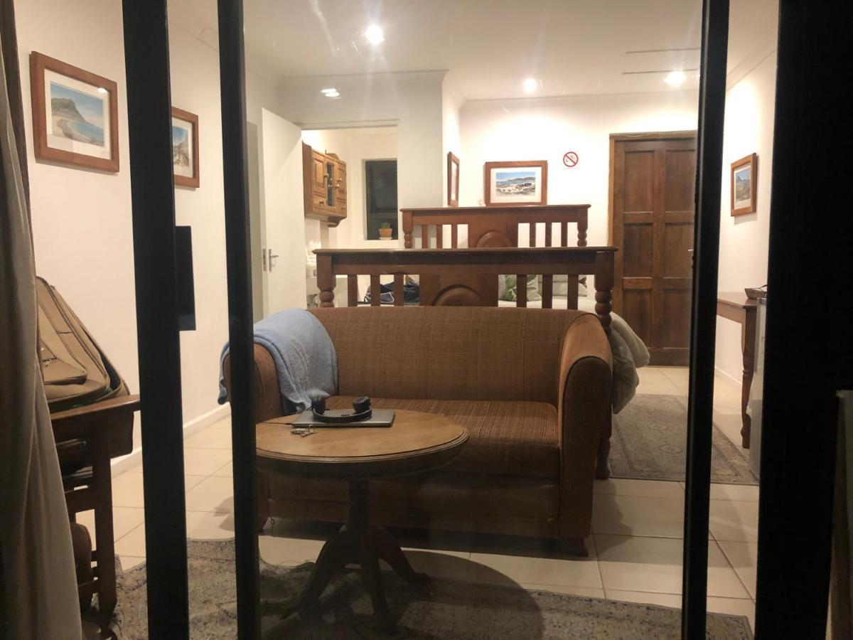 Ollava Guesthouse Simonʼs Town Dış mekan fotoğraf