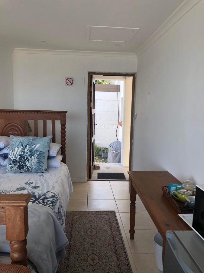 Ollava Guesthouse Simonʼs Town Dış mekan fotoğraf
