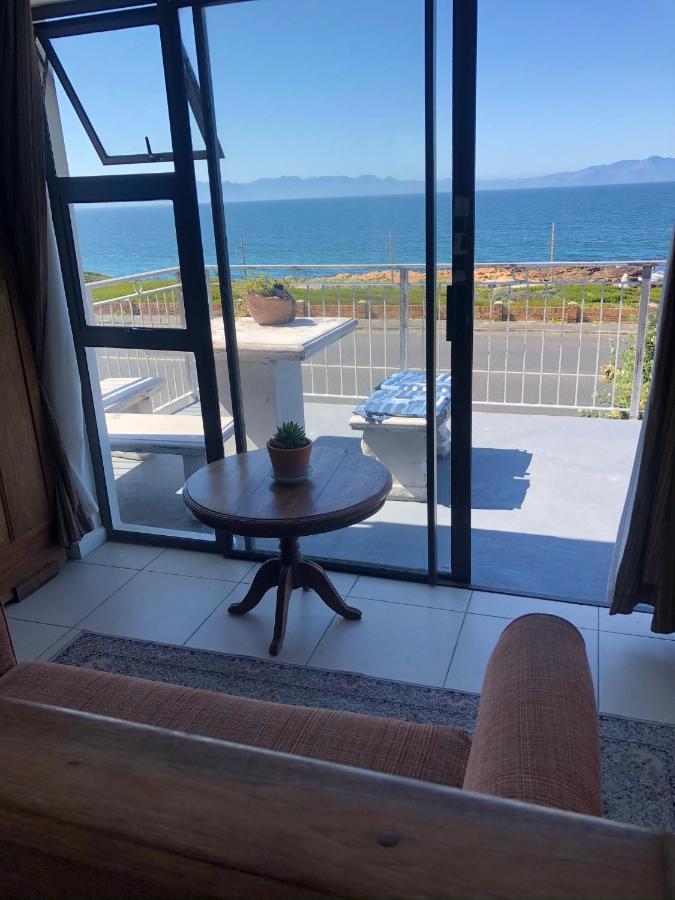 Ollava Guesthouse Simonʼs Town Dış mekan fotoğraf