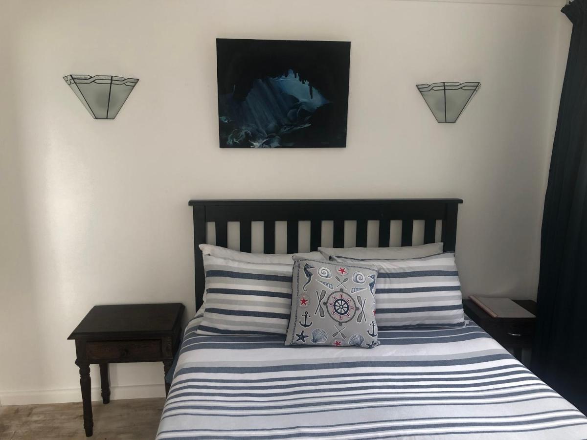 Ollava Guesthouse Simonʼs Town Dış mekan fotoğraf