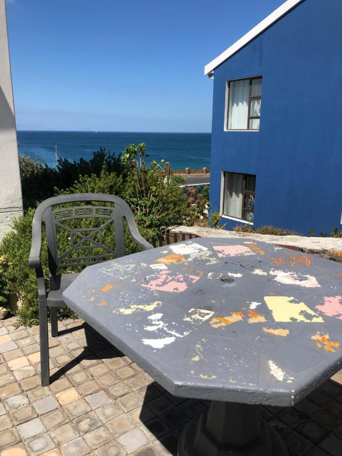 Ollava Guesthouse Simonʼs Town Dış mekan fotoğraf